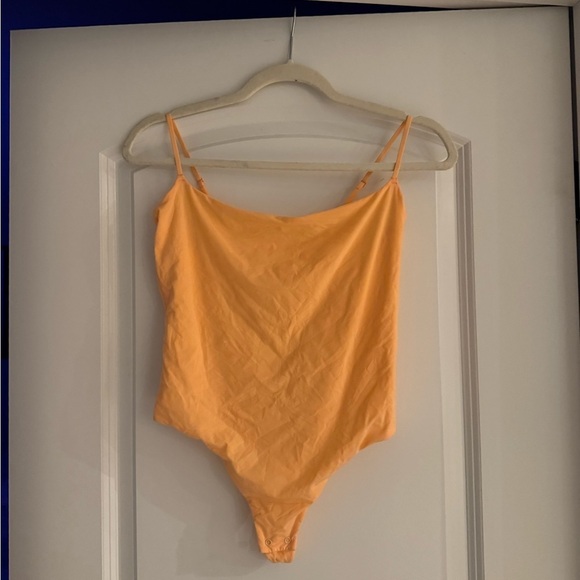 Skims Fits Everybody Cami Bodysuit size large - Picture 3 of 5